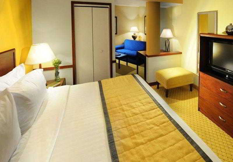 Fairfield Inn And Suites By Marriott Austin Northwest/The Domain Area Exterior foto