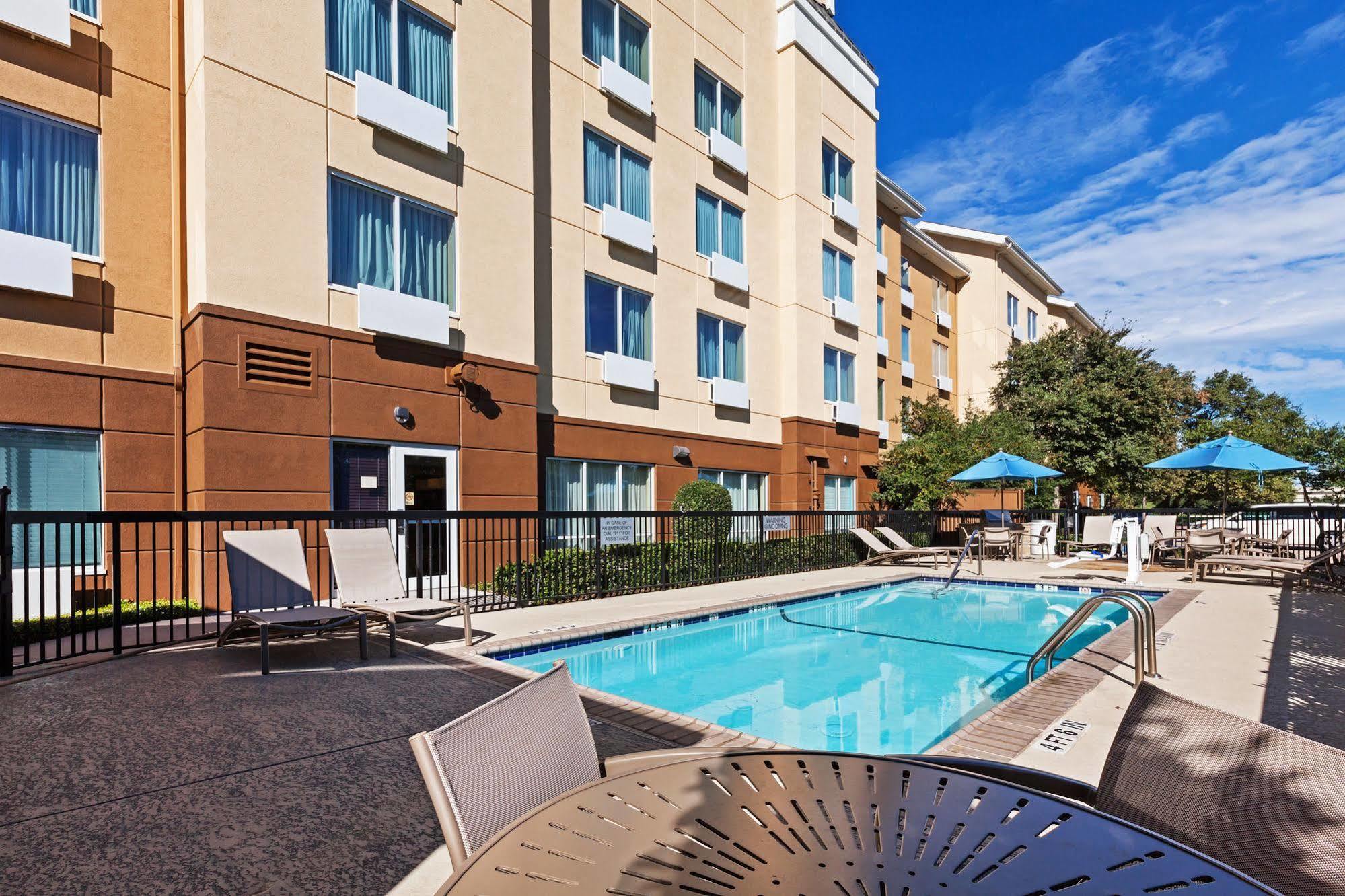 Fairfield Inn And Suites By Marriott Austin Northwest/The Domain Area Exterior foto